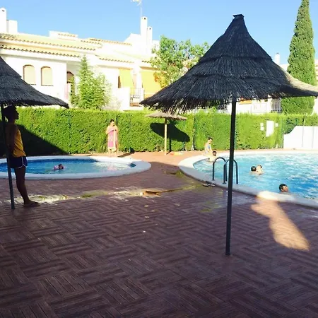 Bonita Casa En Urbanizacion Privada Muy Cerca Del Mar Y De Alicante Сasa de vacaciones Gran Alacant