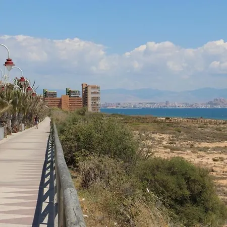 Bonita Casa En Urbanizacion Privada Muy Cerca Del Mar Y De Alicante Сasa de vacaciones Gran Alacant