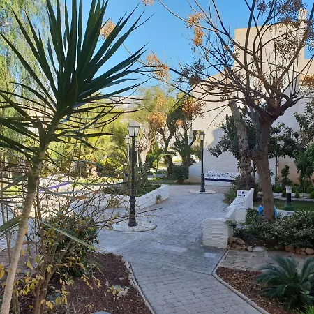 Bonita Casa En Urbanizacion Privada Muy Cerca Del Mar Y De Alicante