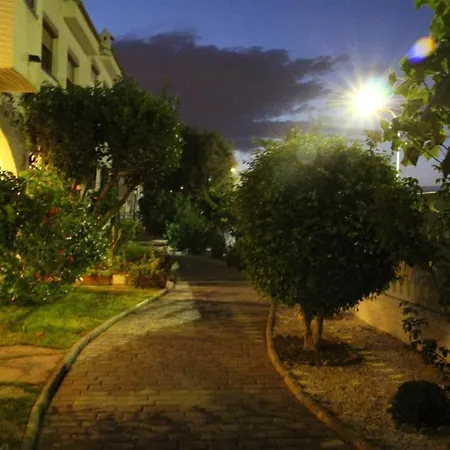 Сasa de vacaciones Bonita Casa En Urbanizacion Privada Muy Cerca Del Mar Y De Alicante
