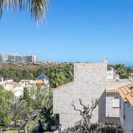 Сasa de vacaciones Bonita Casa En Urbanizacion Privada Muy Cerca Del Mar Y De Alicante *